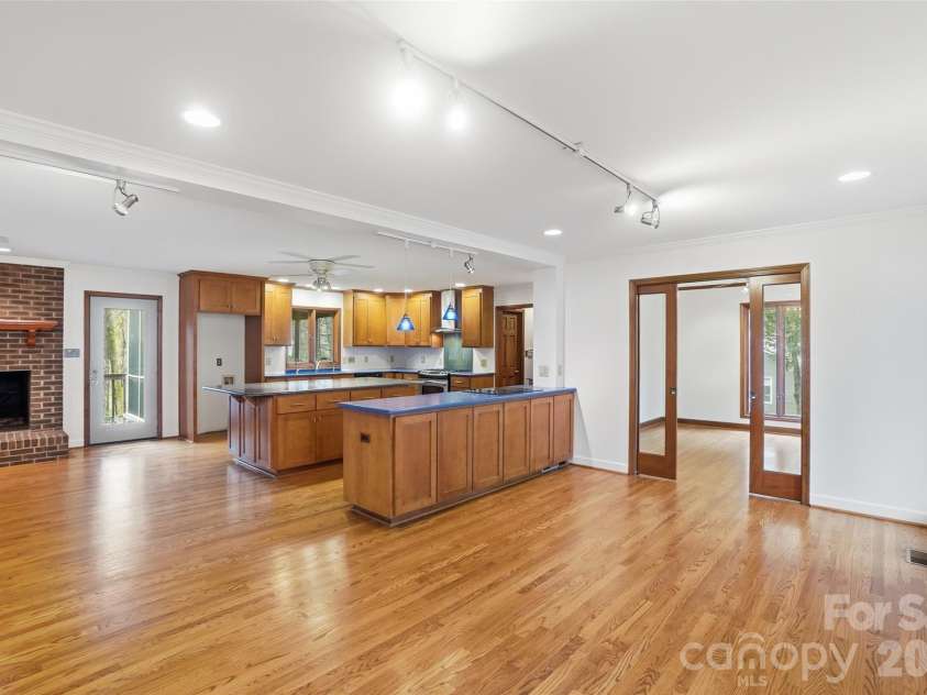 534 Aldeborough Lane, Charlotte, NC 28270.  MLS# CAR4356427, YatesRealty ID 14010. Family room / kitchen / dining