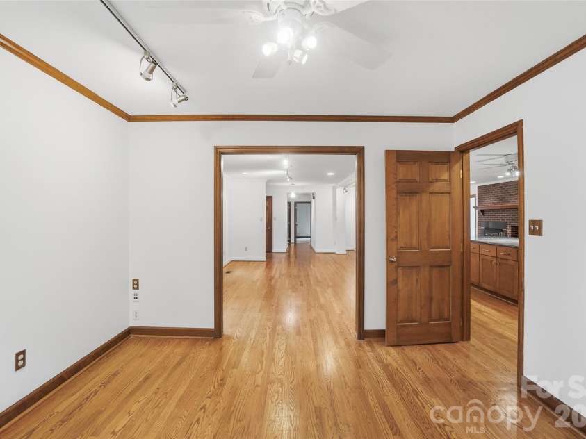 534 Aldeborough Lane, Charlotte, NC 28270.  MLS# CAR4356427, YatesRealty ID 14010. Office / flex space
