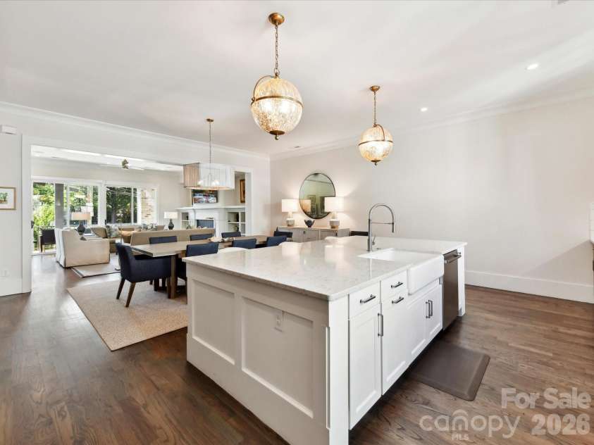 6531 Hazelton Drive, Charlotte, NC 28210.  MLS# CAR4365129, YatesRealty ID 14011. 