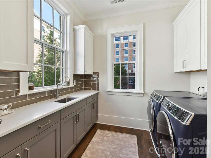 6531 Hazelton Drive, Charlotte, NC 28210.  MLS# CAR4365129, YatesRealty ID 14011. 