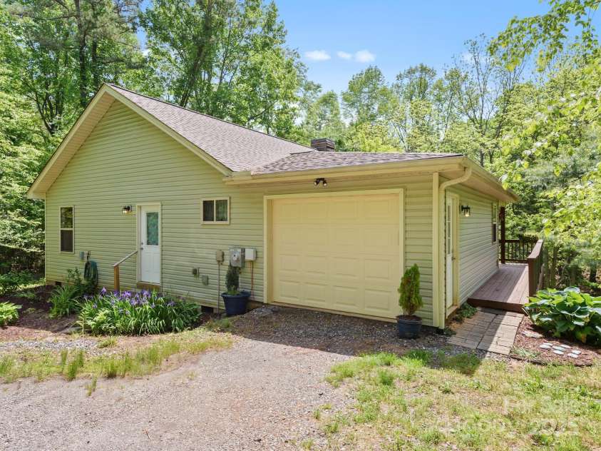 53 Hawkins Drive, Leicester, NC 28748.  MLS# CAR4259431, YatesRealty ID 14013. 