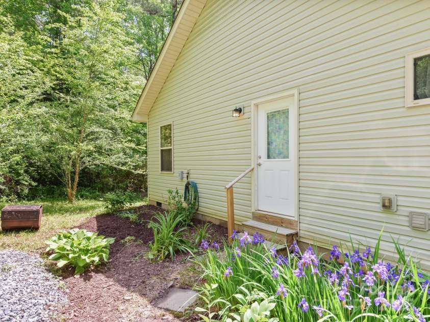 53 Hawkins Drive, Leicester, NC 28748.  MLS# CAR4259431, YatesRealty ID 14013. 