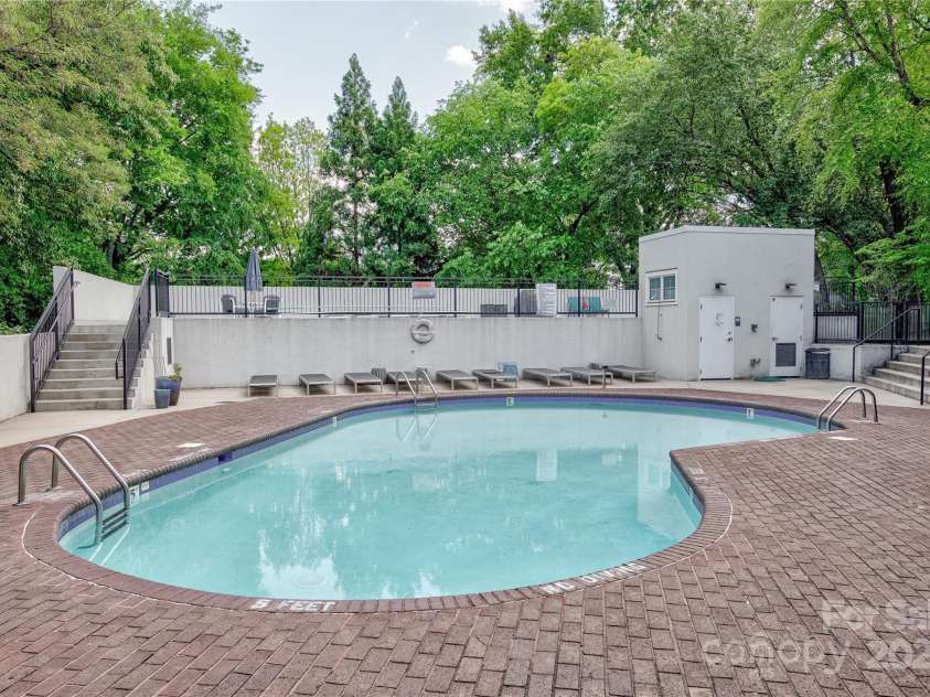 2715 Selwyn Avenue, Charlotte, NC 28209.  MLS# CAR4256844, YatesRealty ID 14014. 
