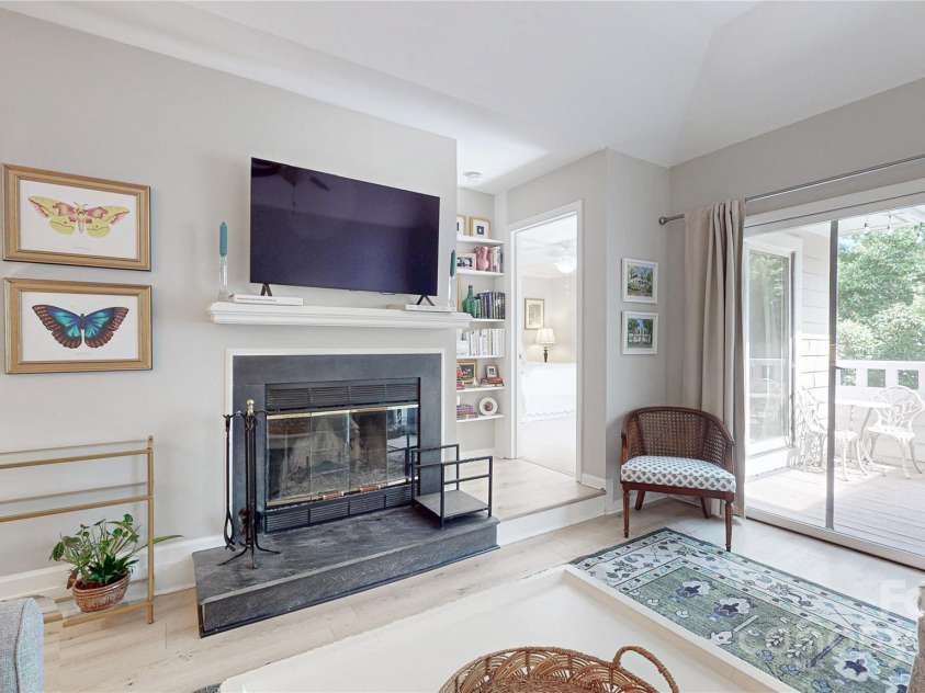 2715 Selwyn Avenue, Charlotte, NC 28209.  MLS# CAR4256844, YatesRealty ID 14014. 