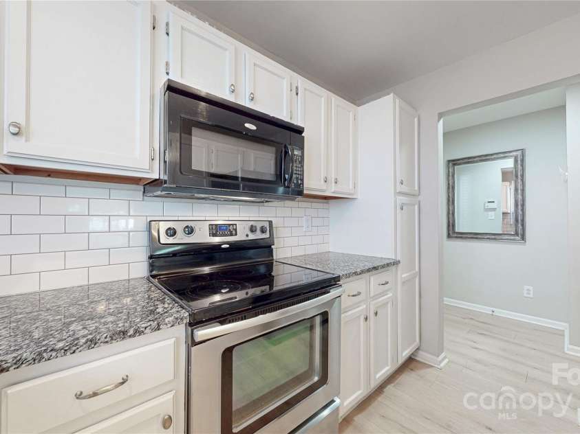 2715 Selwyn Avenue, Charlotte, NC 28209.  MLS# CAR4256844, YatesRealty ID 14014. 
