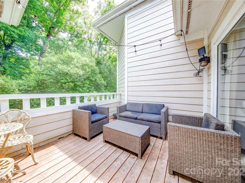 2715 Selwyn Avenue, Charlotte, NC 28209.  MLS# CAR4256844, YatesRealty ID 14014. 