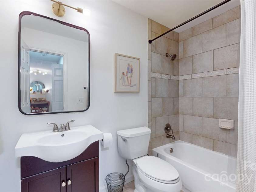 2715 Selwyn Avenue, Charlotte, NC 28209.  MLS# CAR4256844, YatesRealty ID 14014. 