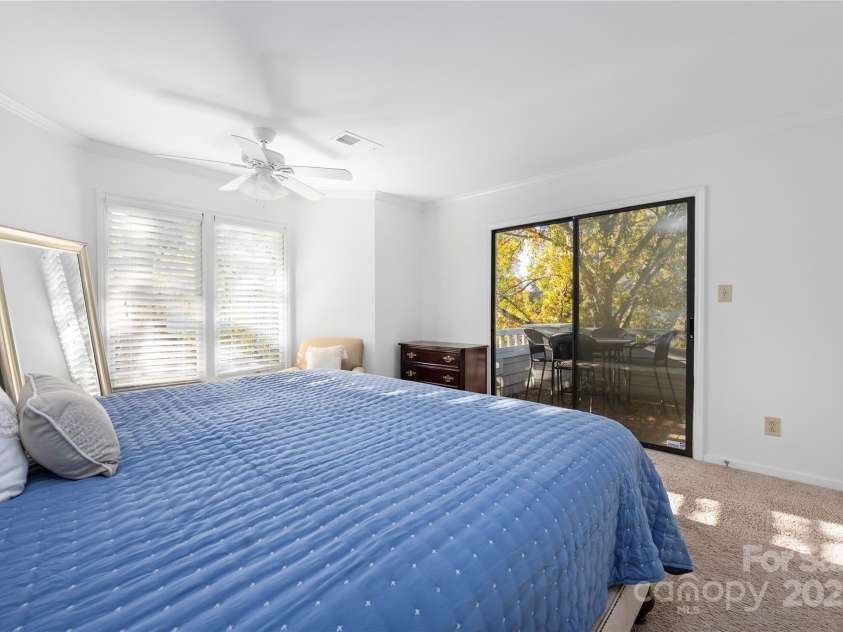 2715 Selwyn Avenue, Charlotte, NC 28209.  MLS# CAR4315408, YatesRealty ID 14014. 