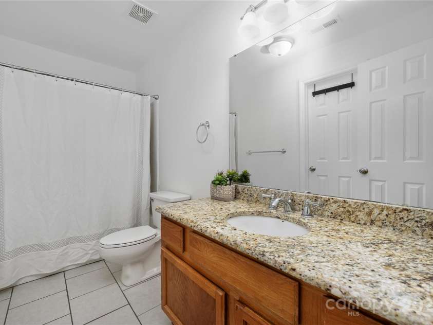 2715 Selwyn Avenue, Charlotte, NC 28209.  MLS# CAR4315408, YatesRealty ID 14014. 