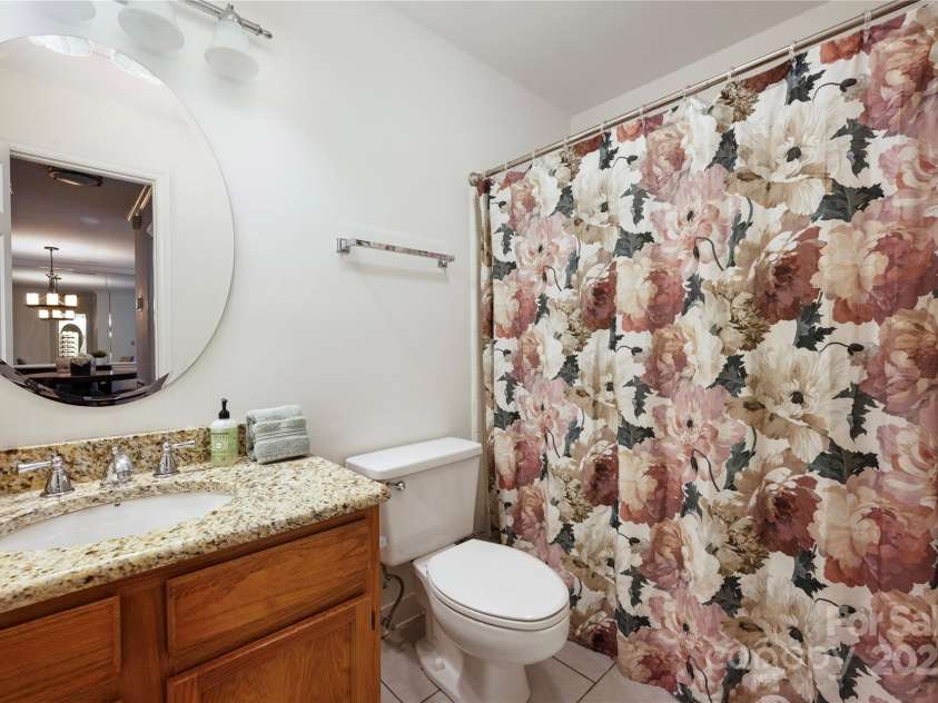 2715 Selwyn Avenue, Charlotte, NC 28209.  MLS# CAR4315408, YatesRealty ID 14014. 