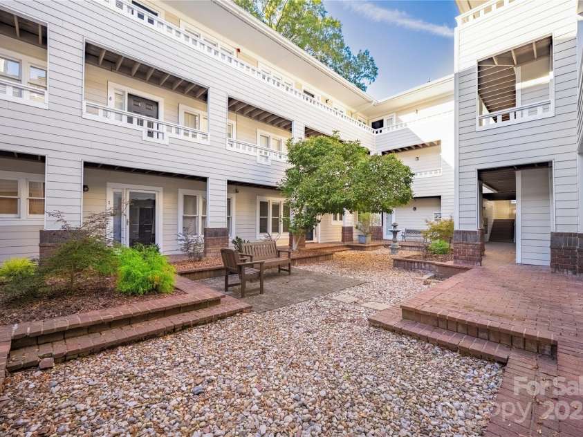 2715 Selwyn Avenue, Charlotte, NC 28209.  MLS# CAR4315408, YatesRealty ID 14014. 