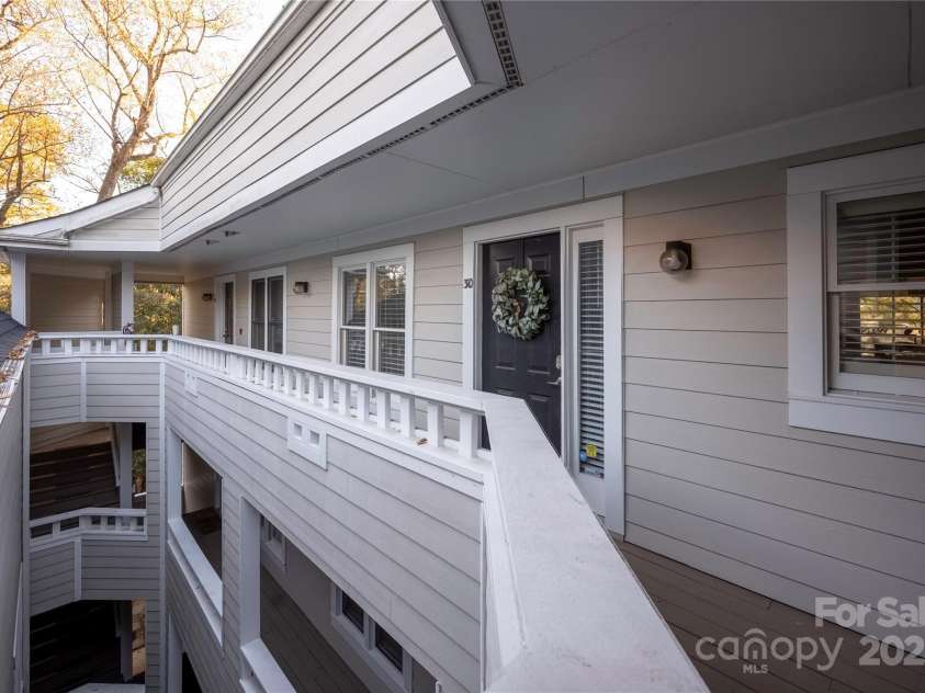 2715 Selwyn Avenue, Charlotte, NC 28209.  MLS# CAR4315408, YatesRealty ID 14014. 