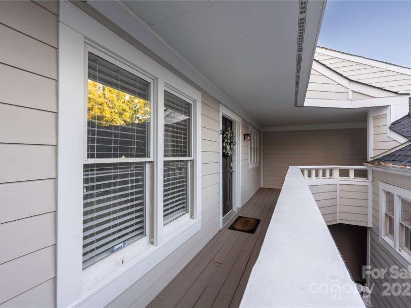 2715 Selwyn Avenue, Charlotte, NC 28209.  MLS# CAR4315408, YatesRealty ID 14014. 