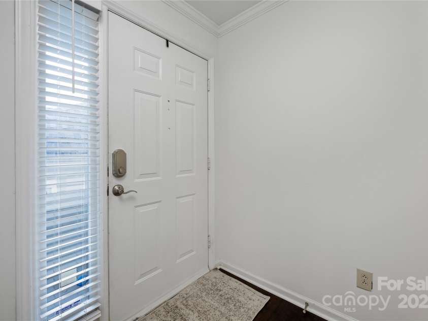 2715 Selwyn Avenue, Charlotte, NC 28209.  MLS# CAR4315408, YatesRealty ID 14014. 