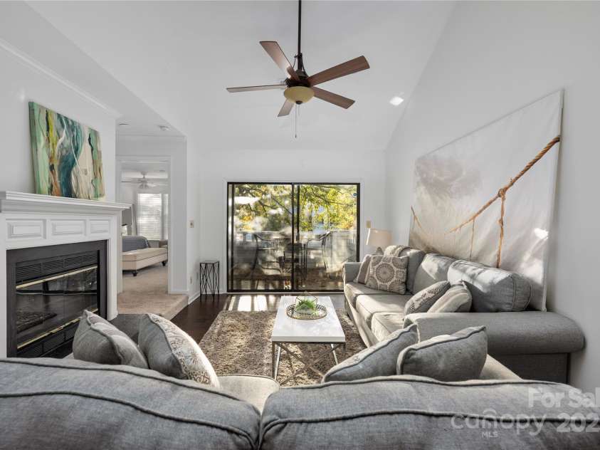 2715 Selwyn Avenue, Charlotte, NC 28209.  MLS# CAR4315408, YatesRealty ID 14014. 