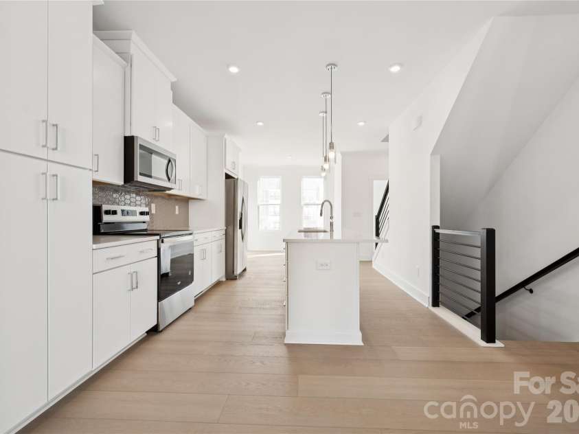 3656 Tryon Street, Charlotte, NC 28217.  MLS# CAR4362769, YatesRealty ID 14014. 2nd floor living space