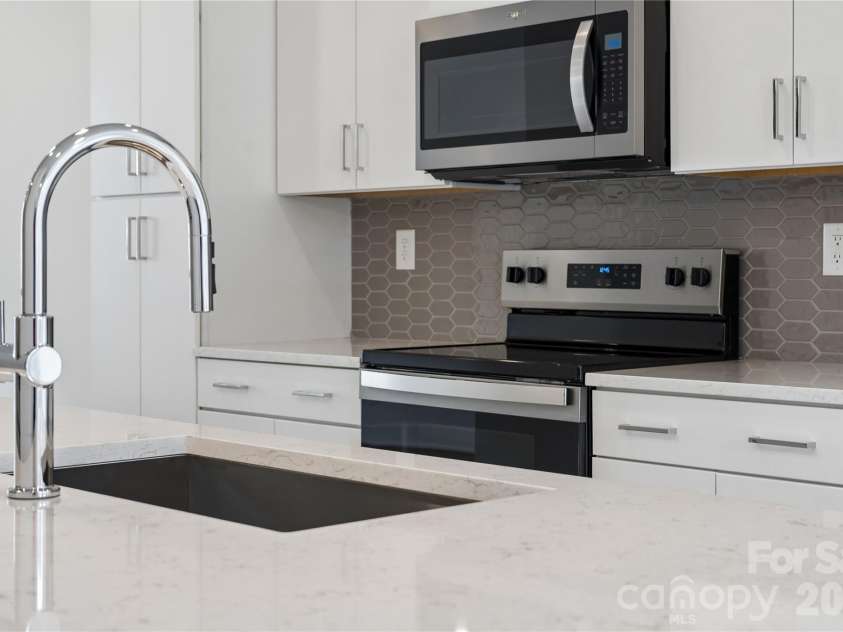3656 Tryon Street, Charlotte, NC 28217.  MLS# CAR4362769, YatesRealty ID 14014. Professionally Selected Design Collection