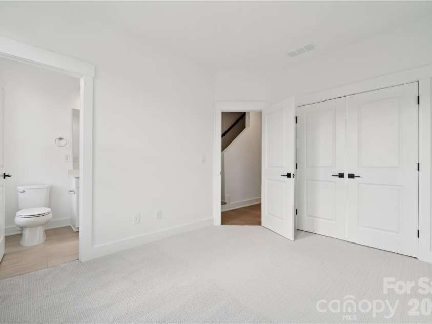 3656 Tryon Street, Charlotte, NC 28217.  MLS# CAR4362769, YatesRealty ID 14014. Secondary Bedroom with Full Bath