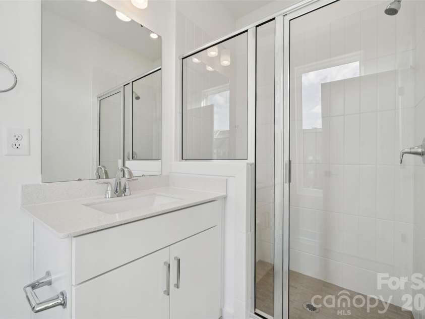 3656 Tryon Street, Charlotte, NC 28217.  MLS# CAR4362769, YatesRealty ID 14014. Secondary Bedroom's Bathroom