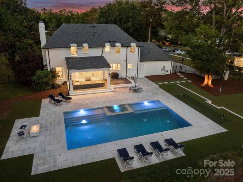 5806 Bentway Drive, Charlotte, NC 28226.  MLS# CAR4256048, YatesRealty ID 14015. 