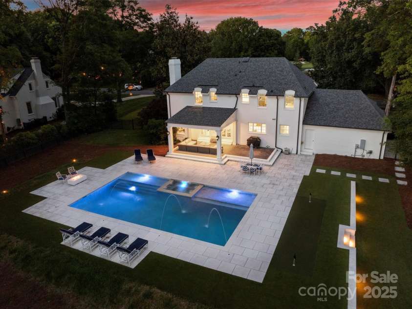 5806 Bentway Drive, Charlotte, NC 28226.  MLS# CAR4256048, YatesRealty ID 14015. 