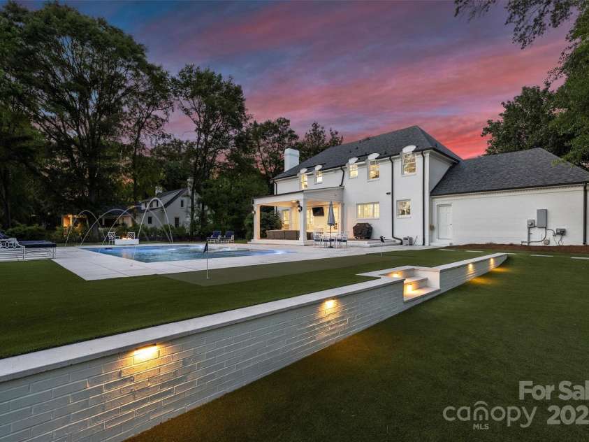 5806 Bentway Drive, Charlotte, NC 28226.  MLS# CAR4256048, YatesRealty ID 14015. 