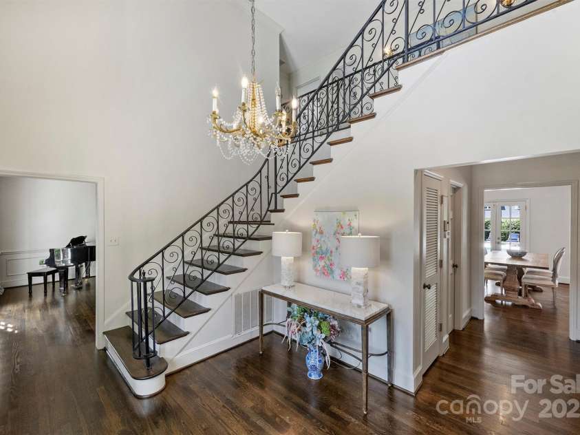 5806 Bentway Drive, Charlotte, NC 28226.  MLS# CAR4256048, YatesRealty ID 14015. 