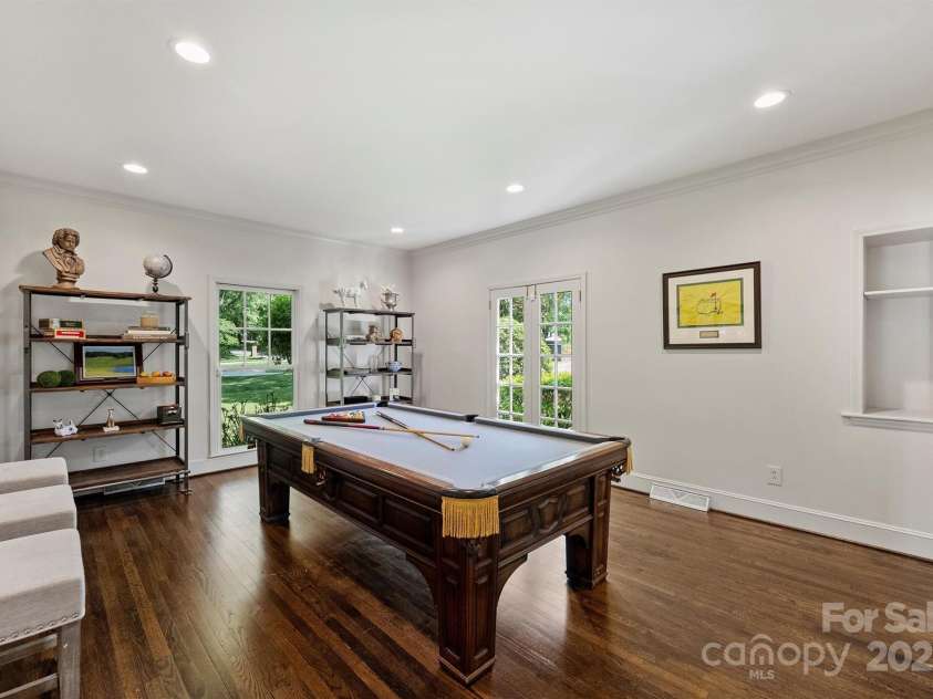 5806 Bentway Drive, Charlotte, NC 28226.  MLS# CAR4256048, YatesRealty ID 14015. 