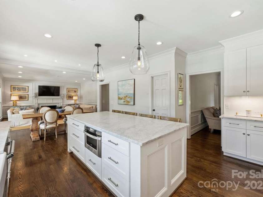 5806 Bentway Drive, Charlotte, NC 28226.  MLS# CAR4256048, YatesRealty ID 14015. 