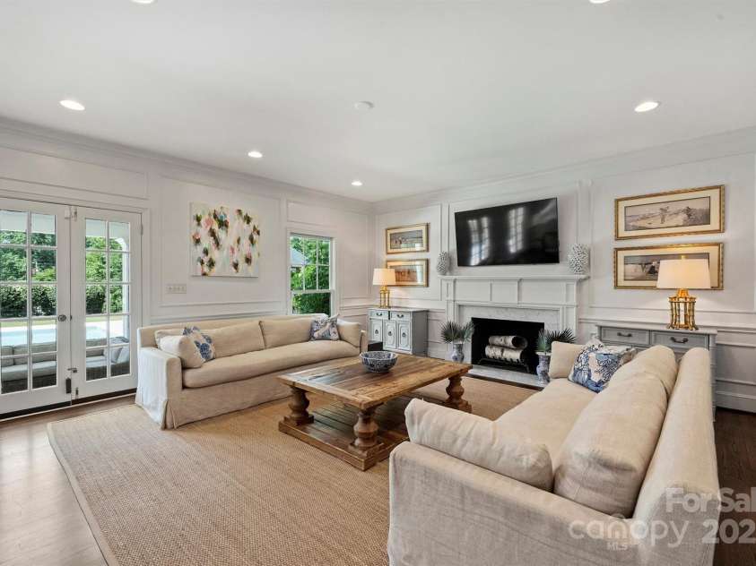 5806 Bentway Drive, Charlotte, NC 28226.  MLS# CAR4256048, YatesRealty ID 14015. 