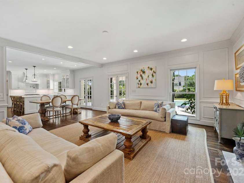 5806 Bentway Drive, Charlotte, NC 28226.  MLS# CAR4256048, YatesRealty ID 14015. 