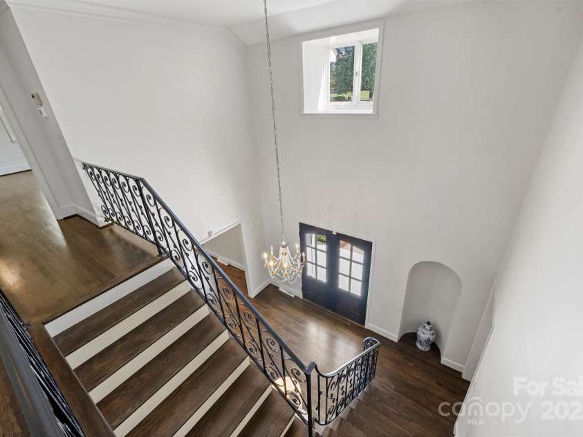 5806 Bentway Drive, Charlotte, NC 28226.  MLS# CAR4256048, YatesRealty ID 14015. 