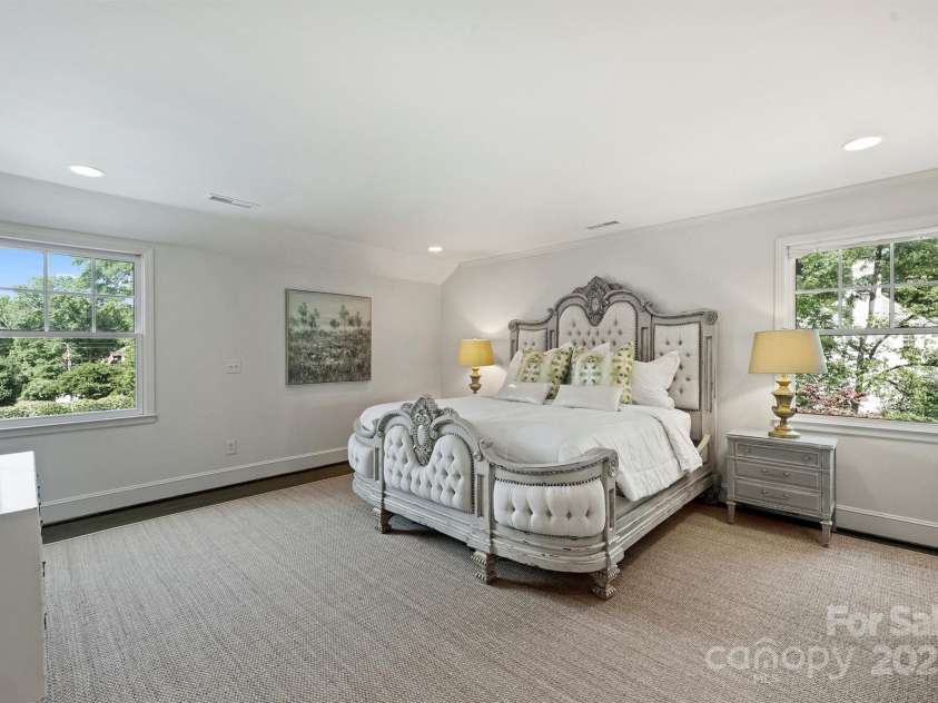 5806 Bentway Drive, Charlotte, NC 28226.  MLS# CAR4256048, YatesRealty ID 14015. 