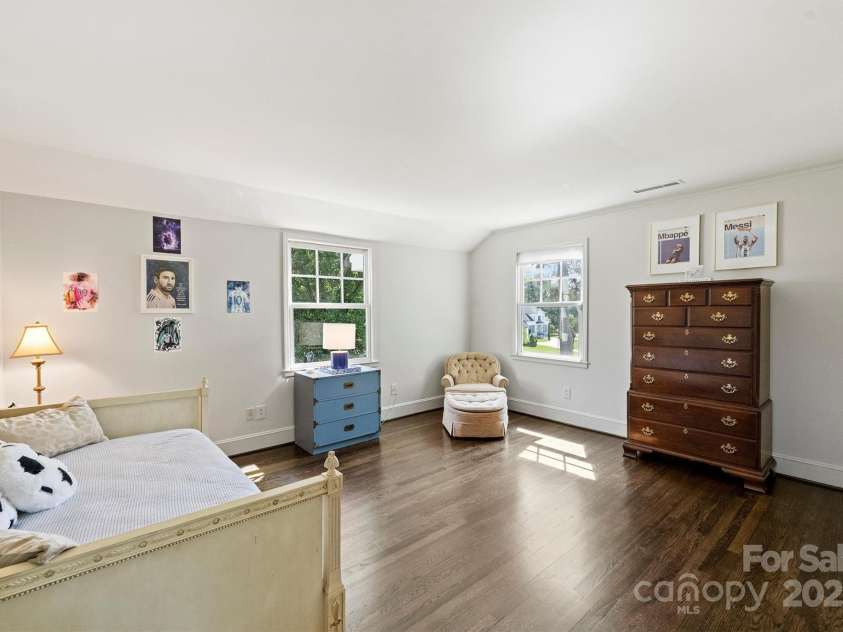 5806 Bentway Drive, Charlotte, NC 28226.  MLS# CAR4256048, YatesRealty ID 14015. 