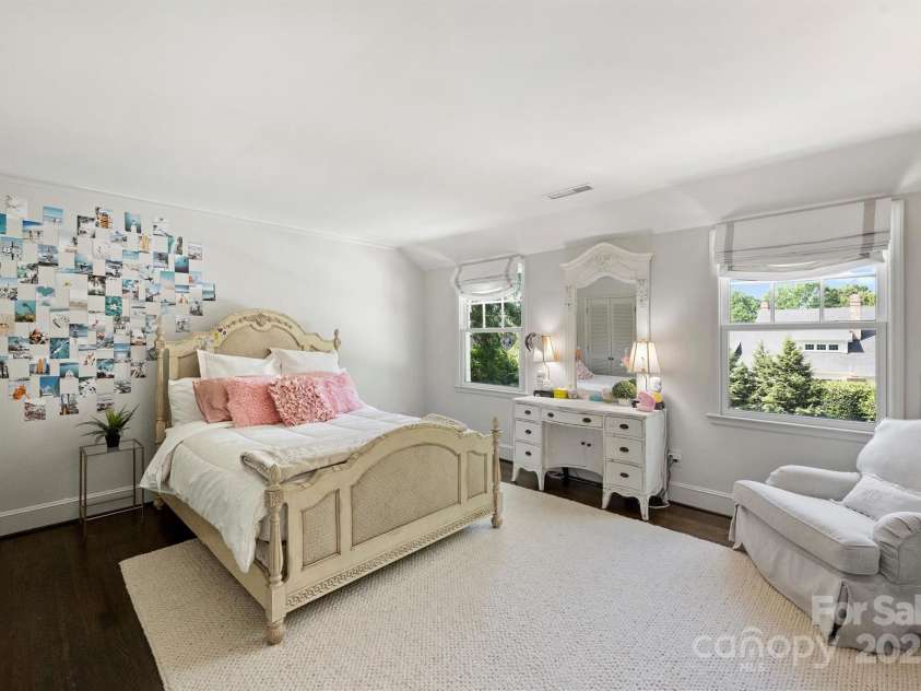 5806 Bentway Drive, Charlotte, NC 28226.  MLS# CAR4256048, YatesRealty ID 14015. 