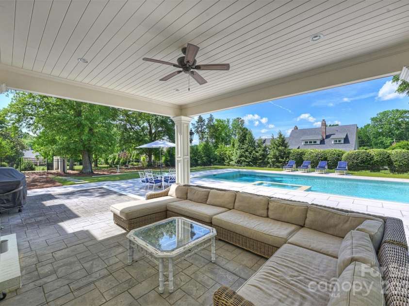 5806 Bentway Drive, Charlotte, NC 28226.  MLS# CAR4256048, YatesRealty ID 14015. 