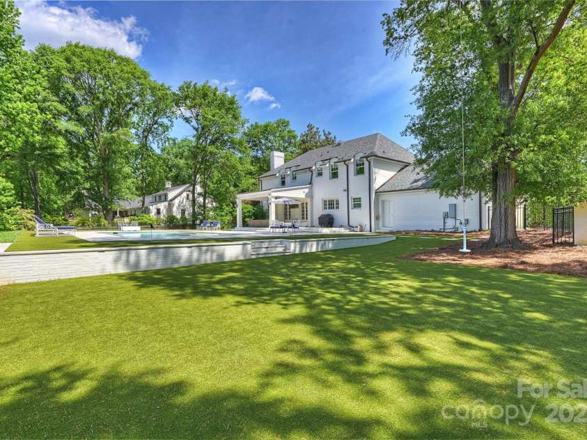 5806 Bentway Drive, Charlotte, NC 28226.  MLS# CAR4256048, YatesRealty ID 14015. 