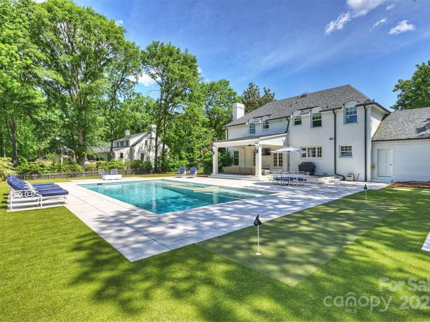 5806 Bentway Drive, Charlotte, NC 28226.  MLS# CAR4256048, YatesRealty ID 14015. 