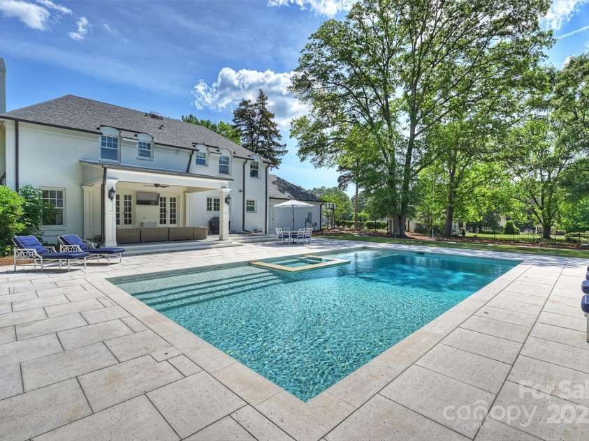 5806 Bentway Drive, Charlotte, NC 28226.  MLS# CAR4256048, YatesRealty ID 14015. 