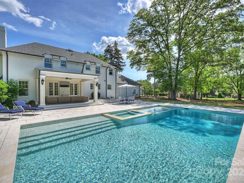 5806 Bentway Drive, Charlotte, NC 28226.  MLS# CAR4256048, YatesRealty ID 14015. 