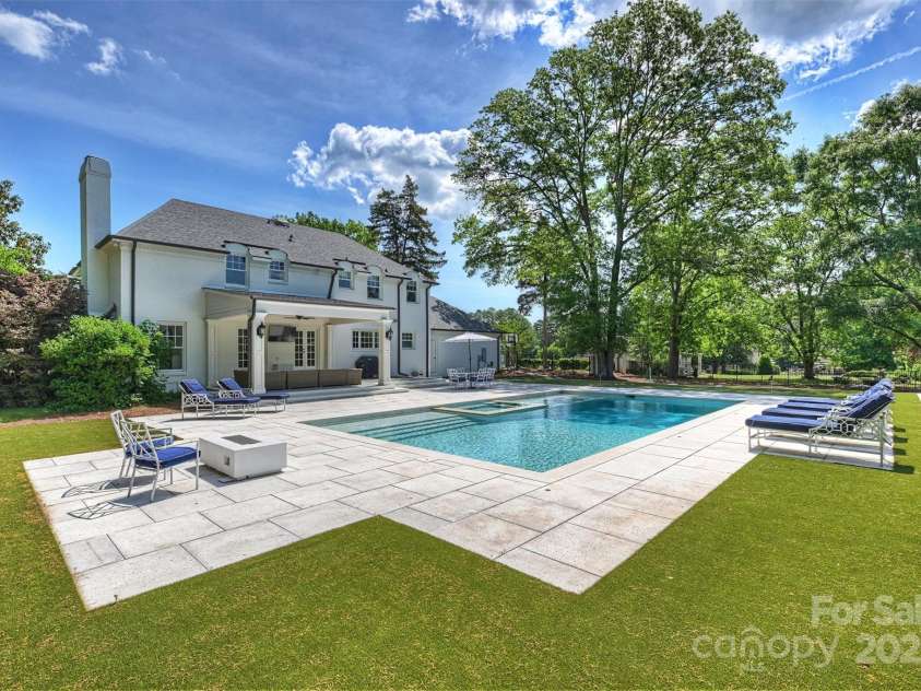 5806 Bentway Drive, Charlotte, NC 28226.  MLS# CAR4256048, YatesRealty ID 14015. 