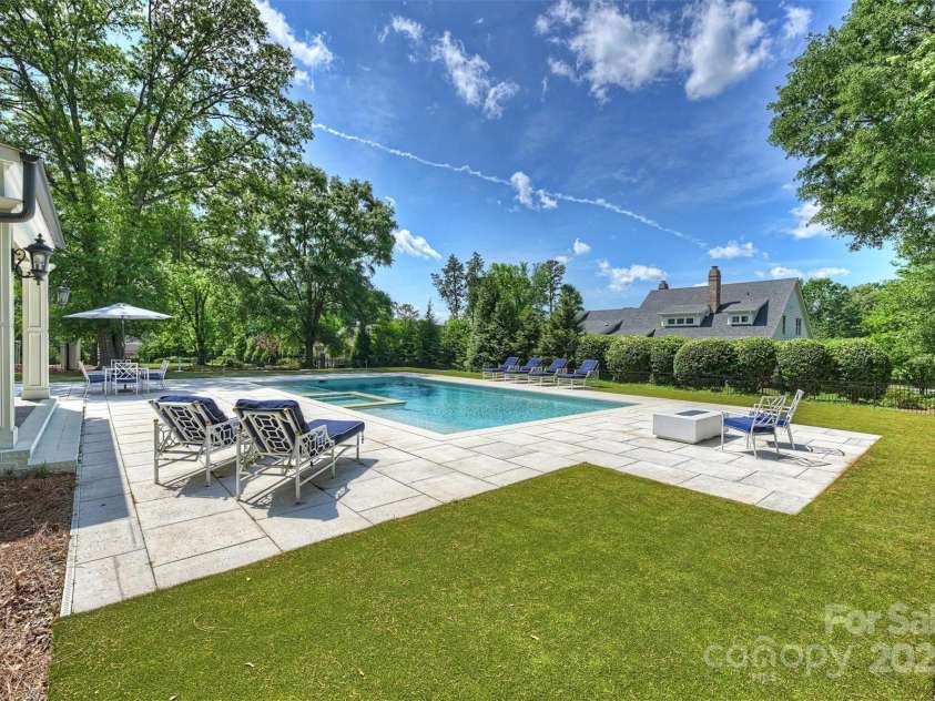 5806 Bentway Drive, Charlotte, NC 28226.  MLS# CAR4256048, YatesRealty ID 14015. 