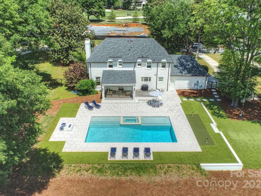 5806 Bentway Drive, Charlotte, NC 28226.  MLS# CAR4256048, YatesRealty ID 14015. 