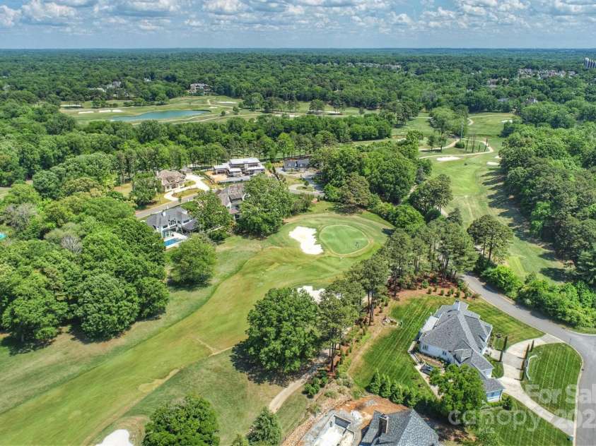 5806 Bentway Drive, Charlotte, NC 28226.  MLS# CAR4256048, YatesRealty ID 14015. 