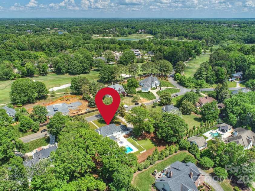 5806 Bentway Drive, Charlotte, NC 28226.  MLS# CAR4256048, YatesRealty ID 14015. 