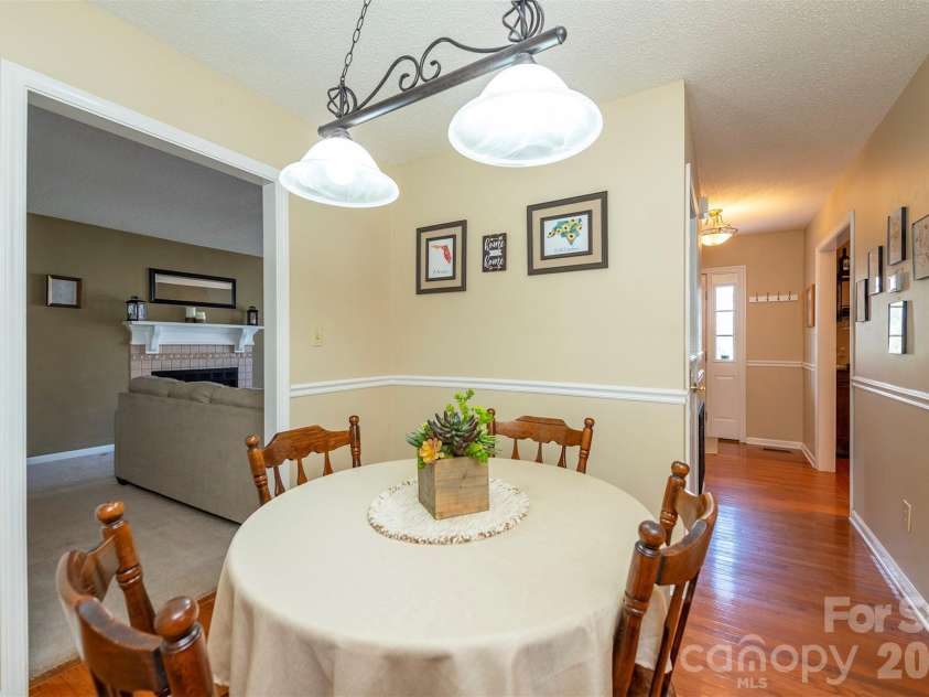 46 Foxberry Drive, Arden, NC 28704.  MLS# CAR4341597, YatesRealty ID 14016. 
