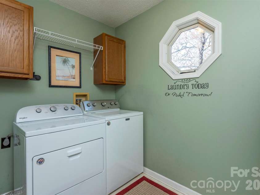 46 Foxberry Drive, Arden, NC 28704.  MLS# CAR4341597, YatesRealty ID 14016. 