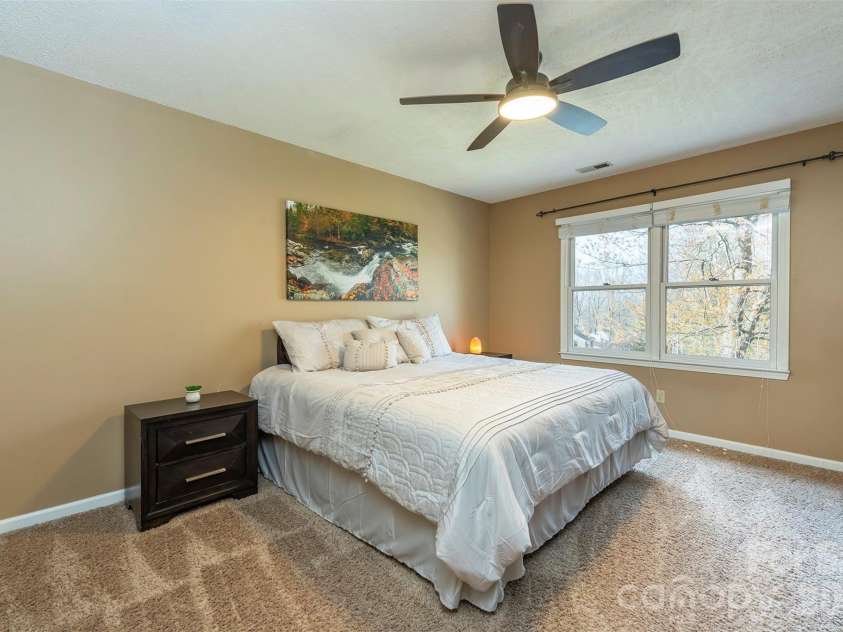 46 Foxberry Drive, Arden, NC 28704.  MLS# CAR4341597, YatesRealty ID 14016. 