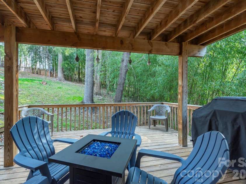 46 Foxberry Drive, Arden, NC 28704.  MLS# CAR4341597, YatesRealty ID 14016. 