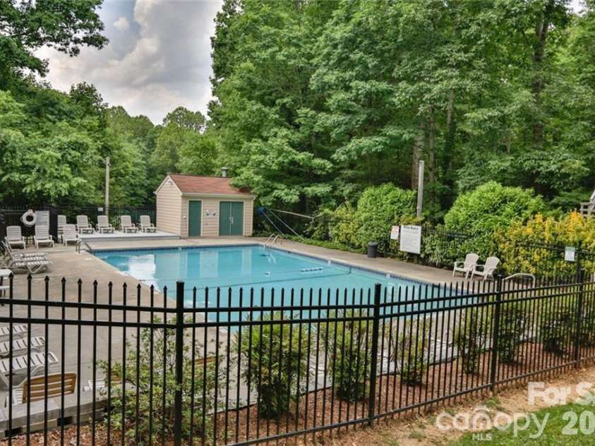 46 Foxberry Drive, Arden, NC 28704.  MLS# CAR4341597, YatesRealty ID 14016. 